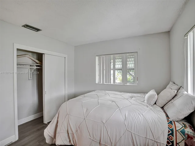 4340 NW 46th Ter, Lauderdale Lakes FL 33319