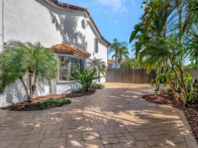 14272 SW 152nd Ct, Miami FL 33196