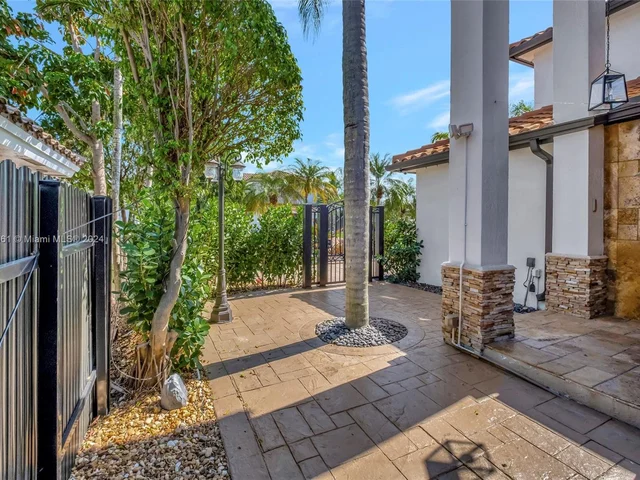 14272 SW 152nd Ct, Miami FL 33196