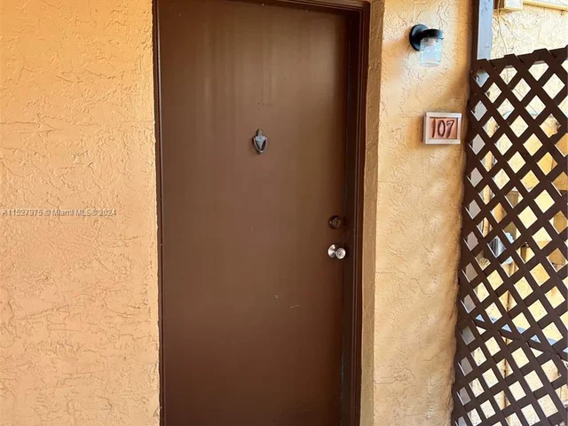 6745 SW 132nd Ave # 107, Miami FL 33183