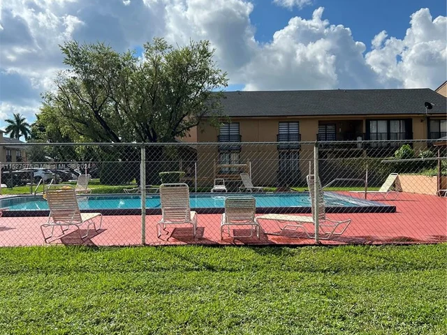 6745 SW 132nd Ave # 107, Miami FL 33183