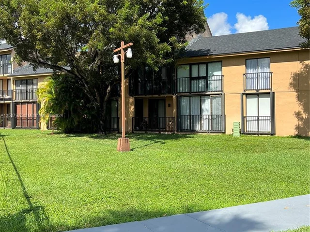 6745 SW 132nd Ave # 107, Miami FL 33183