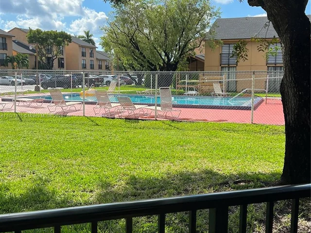6745 SW 132nd Ave # 107, Miami FL 33183