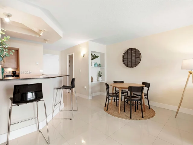 6917 Collins Ave # 411, Miami Beach FL 33141