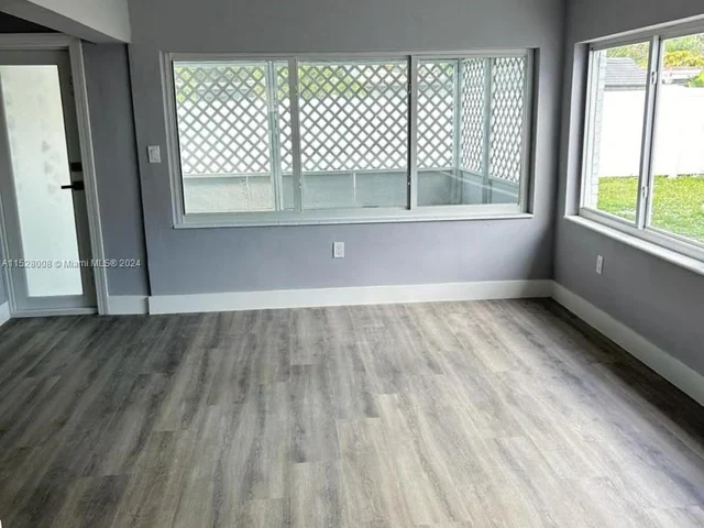 5701 Freedom St, Hollywood FL 33021