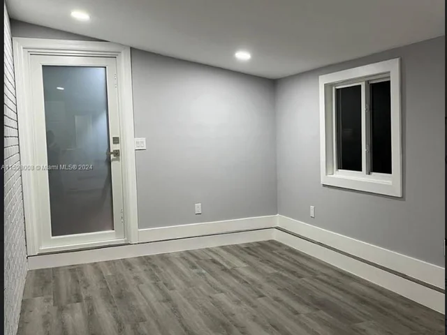 5701 Freedom St, Hollywood FL 33021