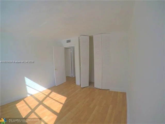 2780 NE 183rd St # 404, Aventura FL 33160