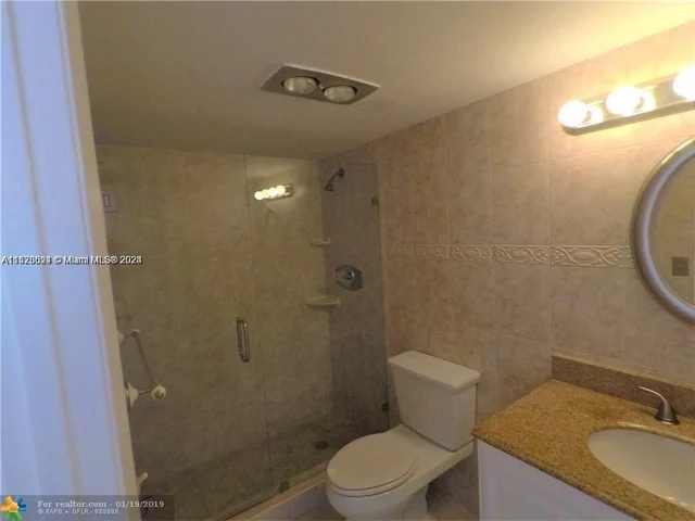 2780 NE 183rd St # 404, Aventura FL 33160