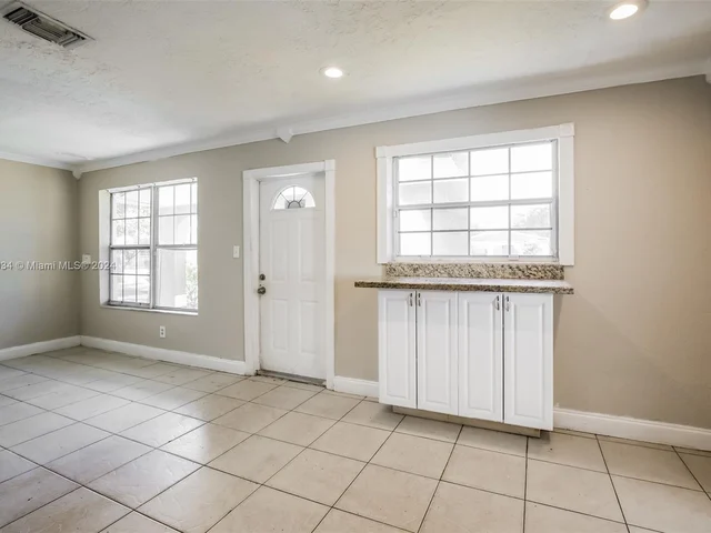 2841 NW 3rd St, Pompano Beach FL 33069