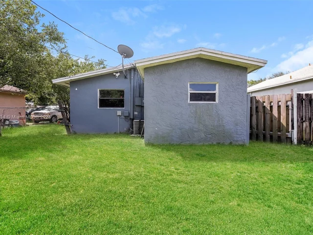 2841 NW 3rd St, Pompano Beach FL 33069