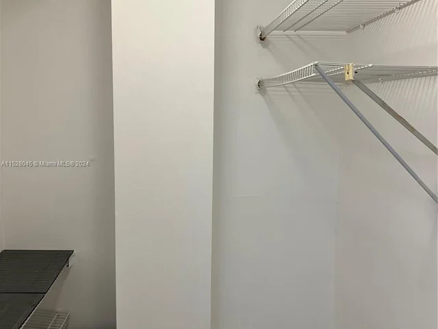 6937 E Bay Dr # 506, Miami Beach FL 33141