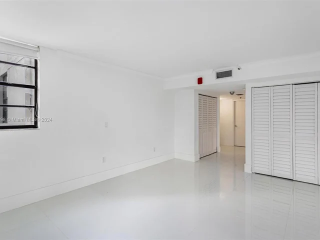 6820 Indian Creek Dr # 1A, Miami Beach FL 33141