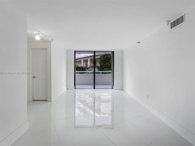 6820 Indian Creek Dr # 1A, Miami Beach FL 33141