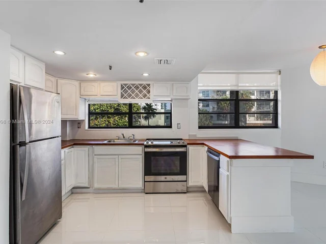 6820 Indian Creek Dr # 1A, Miami Beach FL 33141