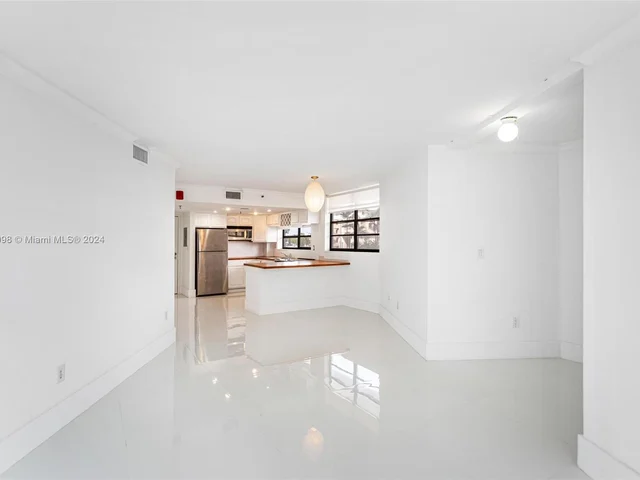 6820 Indian Creek Dr # 1A, Miami Beach FL 33141