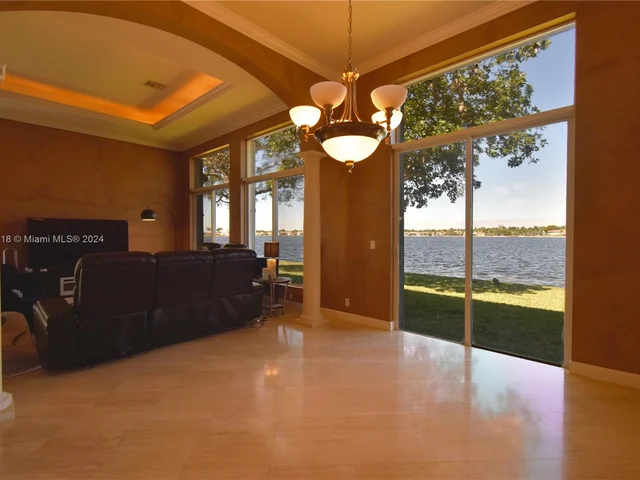 18601 SW 39th St, Miramar FL 33029