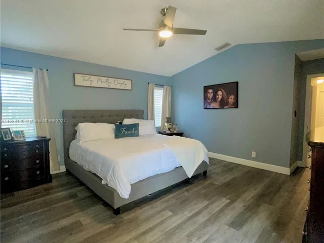 4644 NW 99th Ln, Coral Springs FL 33076