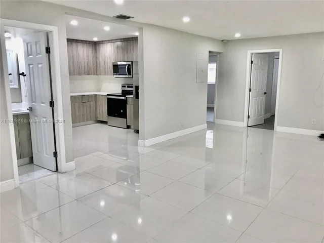 4640 NE 5th Ave, Oakland Park FL 33334