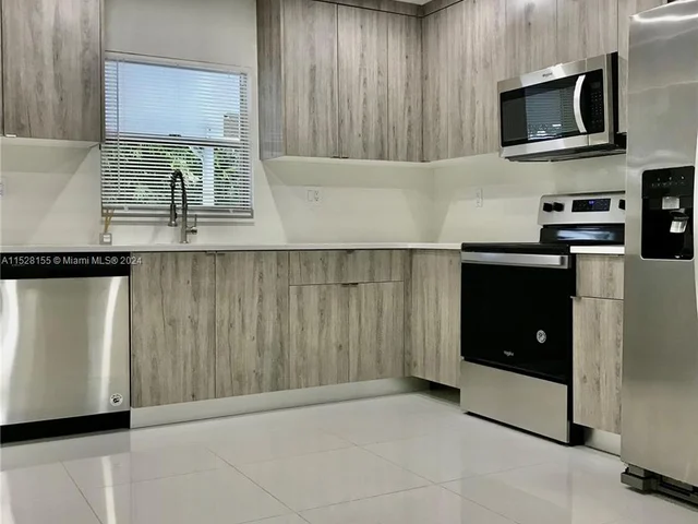 4640 NE 5th Ave, Oakland Park FL 33334