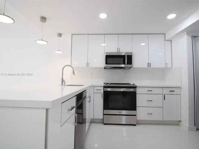 1915 Brickell Ave # C605, Miami FL 33129