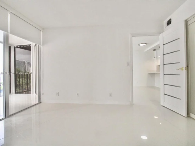 1915 Brickell Ave # C605, Miami FL 33129