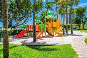 1915 Brickell Ave # C605, Miami FL 33129