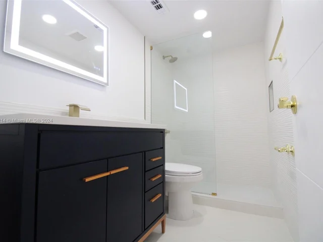 1915 Brickell Ave # C605, Miami FL 33129