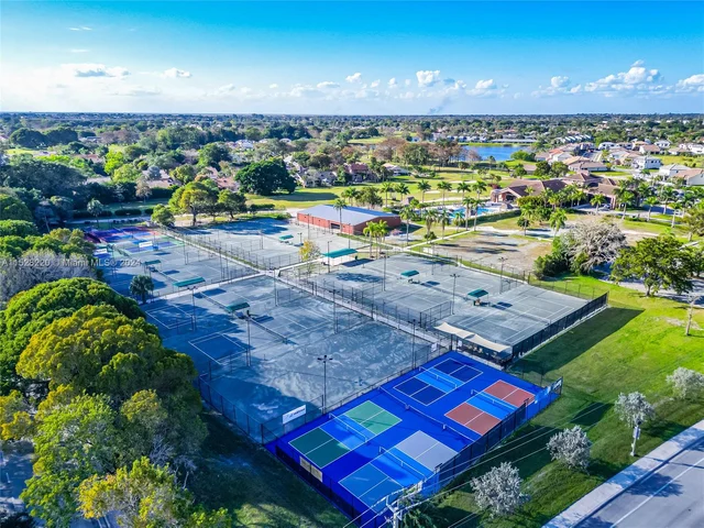 7681 NW 84th Ln, Tamarac FL 33321