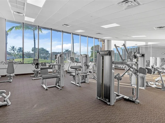 7681 NW 84th Ln, Tamarac FL 33321