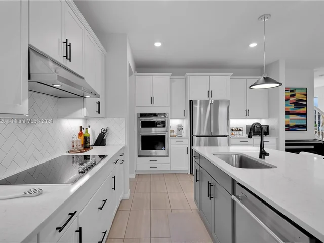 7681 NW 84th Ln, Tamarac FL 33321