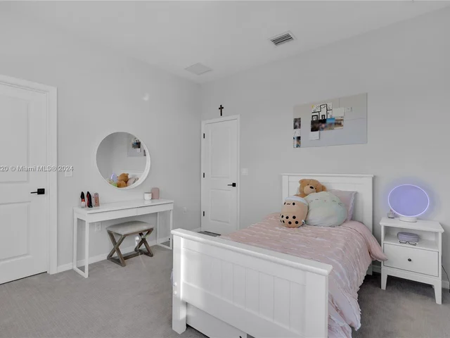 7681 NW 84th Ln, Tamarac FL 33321