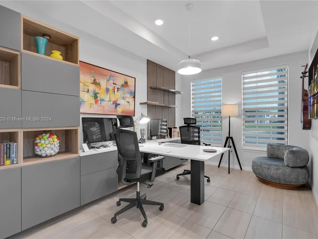 7681 NW 84th Ln, Tamarac FL 33321