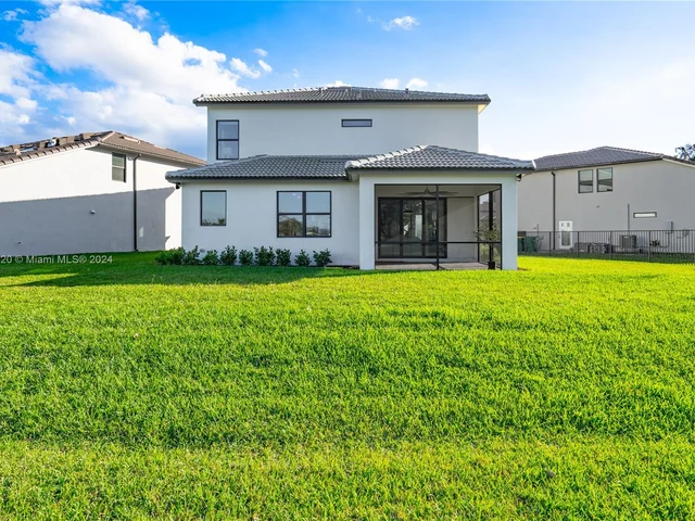 7681 NW 84th Ln, Tamarac FL 33321