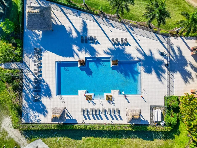 7681 NW 84th Ln, Tamarac FL 33321