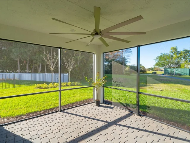 7681 NW 84th Ln, Tamarac FL 33321