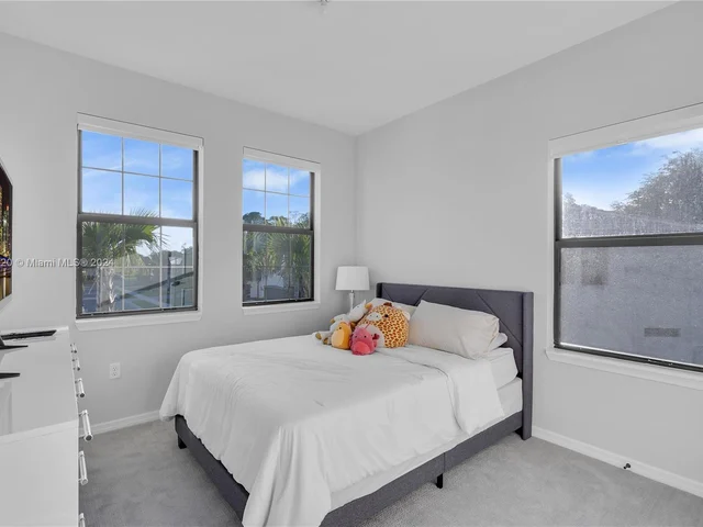 7681 NW 84th Ln, Tamarac FL 33321