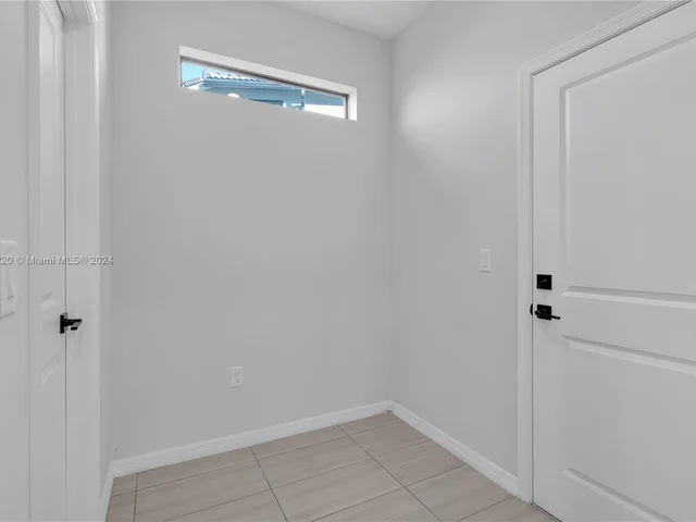 7681 NW 84th Ln, Tamarac FL 33321