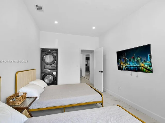 187 NW 53rd St # 0, Miami FL 33127