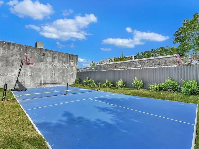 187 NW 53rd St # 0, Miami FL 33127