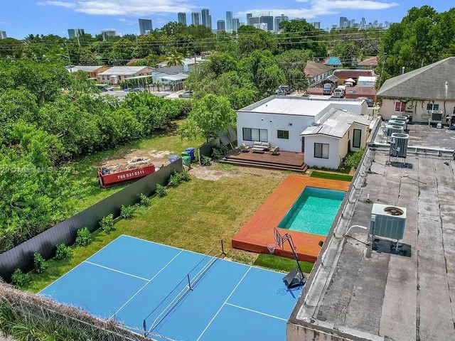 187 NW 53rd St # 0, Miami FL 33127