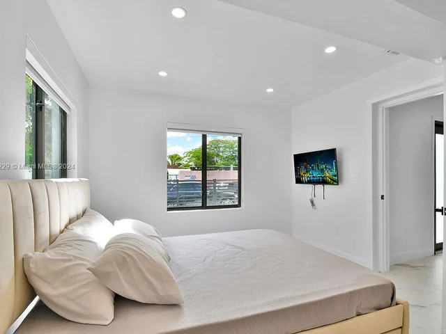 187 NW 53rd St # 0, Miami FL 33127