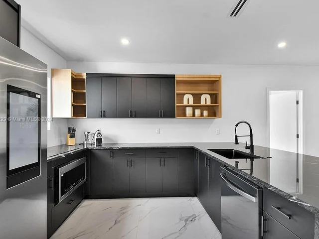 187 NW 53rd St # 0, Miami FL 33127