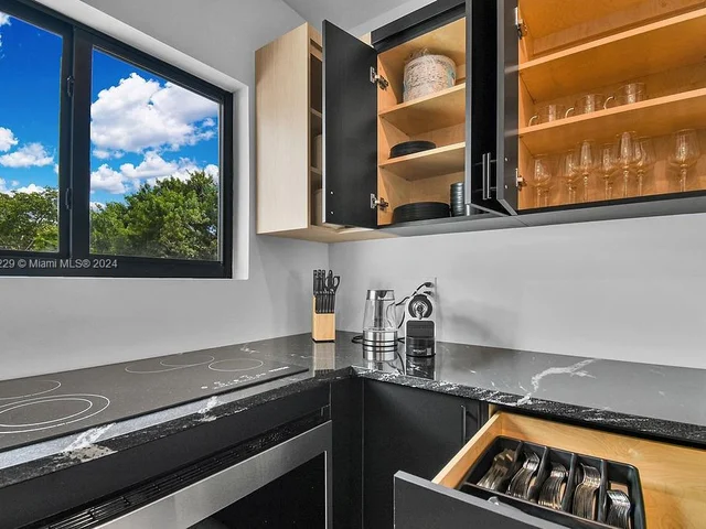 187 NW 53rd St # 0, Miami FL 33127