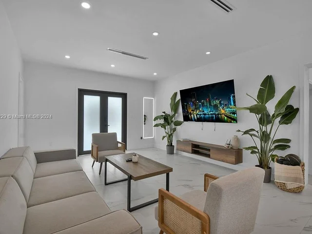 187 NW 53rd St # 0, Miami FL 33127