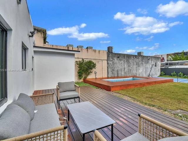 187 NW 53rd St # 0, Miami FL 33127