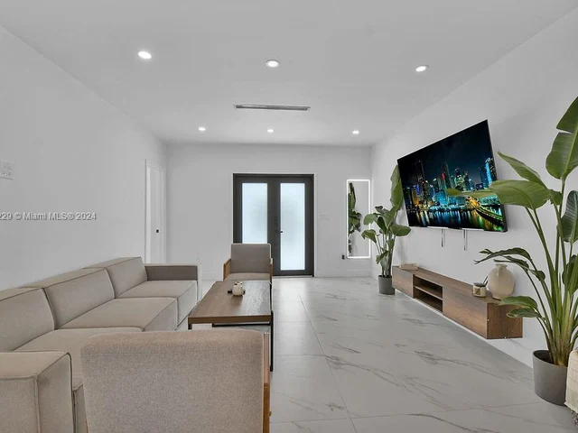 187 NW 53rd St # 0, Miami FL 33127