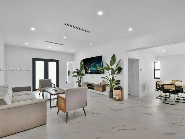 187 NW 53rd St # 0, Miami FL 33127