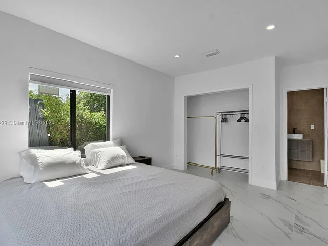 187 NW 53rd St # 0, Miami FL 33127