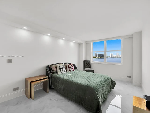 251 174th St # 818, Sunny Isles Beach FL 33160