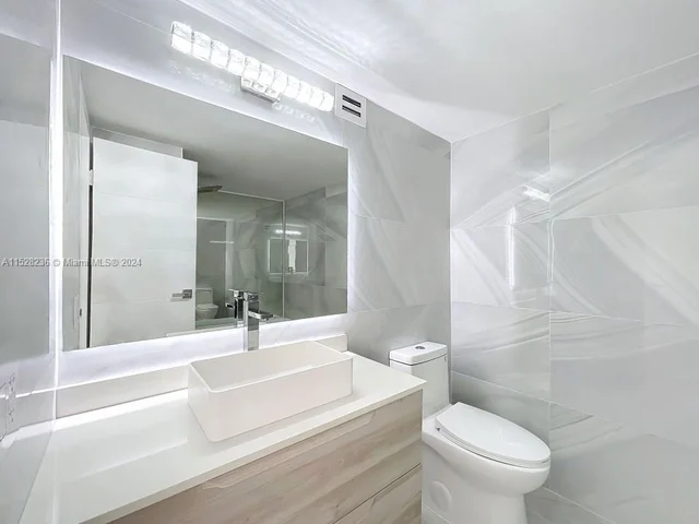 2017 S Ocean Dr # 1206, Hallandale Beach FL 33009